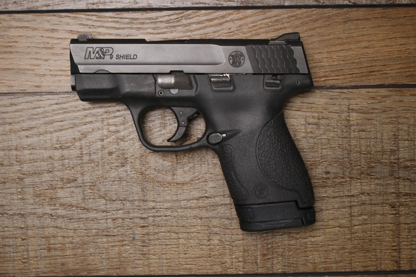 SMITH AND WESSON M&P Shield 9mm Police Trade-in Pistol with Holster